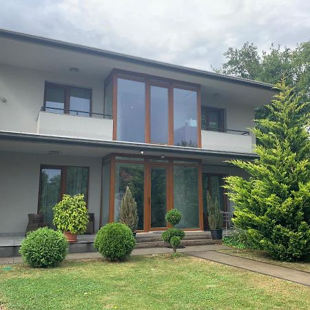 Váci Vendégház Nyíregyháza Extérieur photo