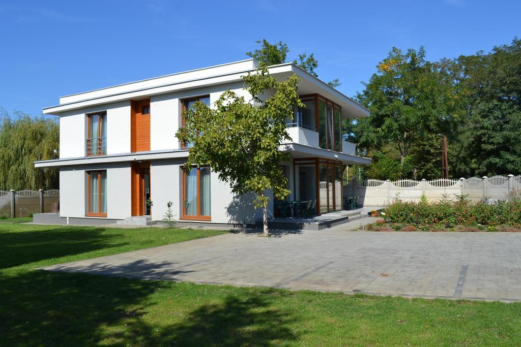 Váci Vendégház Nyíregyháza Extérieur photo
