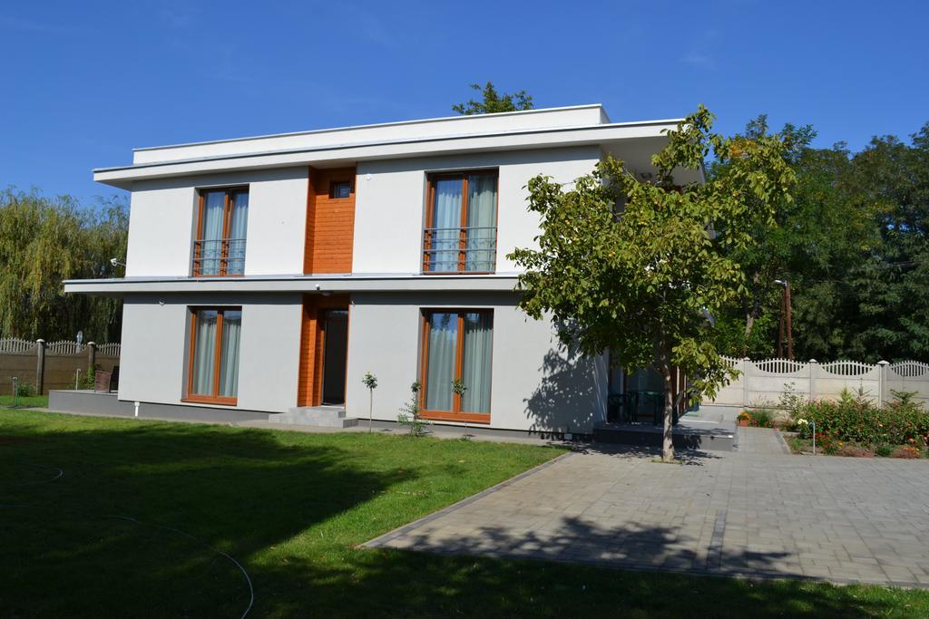 Váci Vendégház Nyíregyháza Extérieur photo