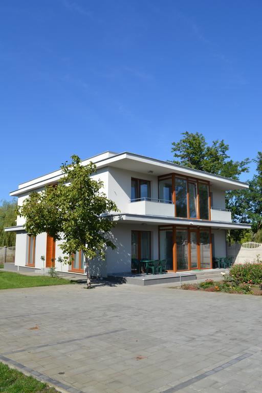 Váci Vendégház Nyíregyháza Extérieur photo