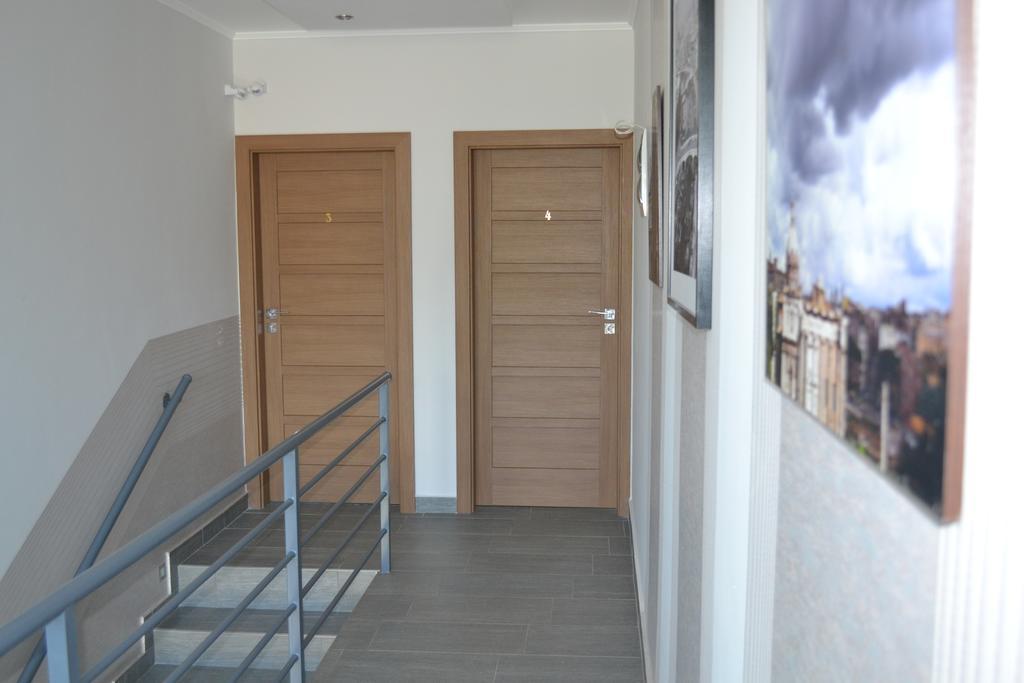Váci Vendégház Nyíregyháza Extérieur photo