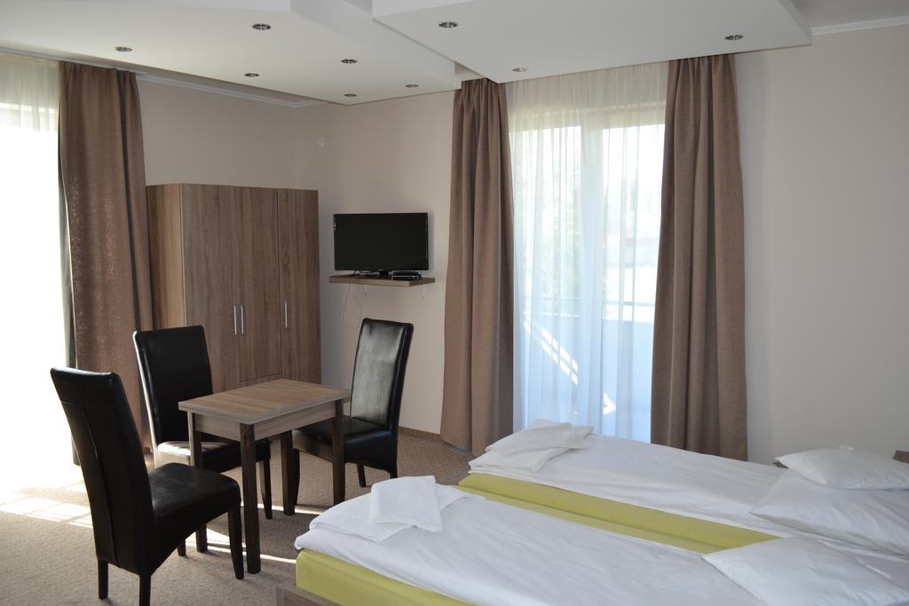 Váci Vendégház Nyíregyháza Extérieur photo