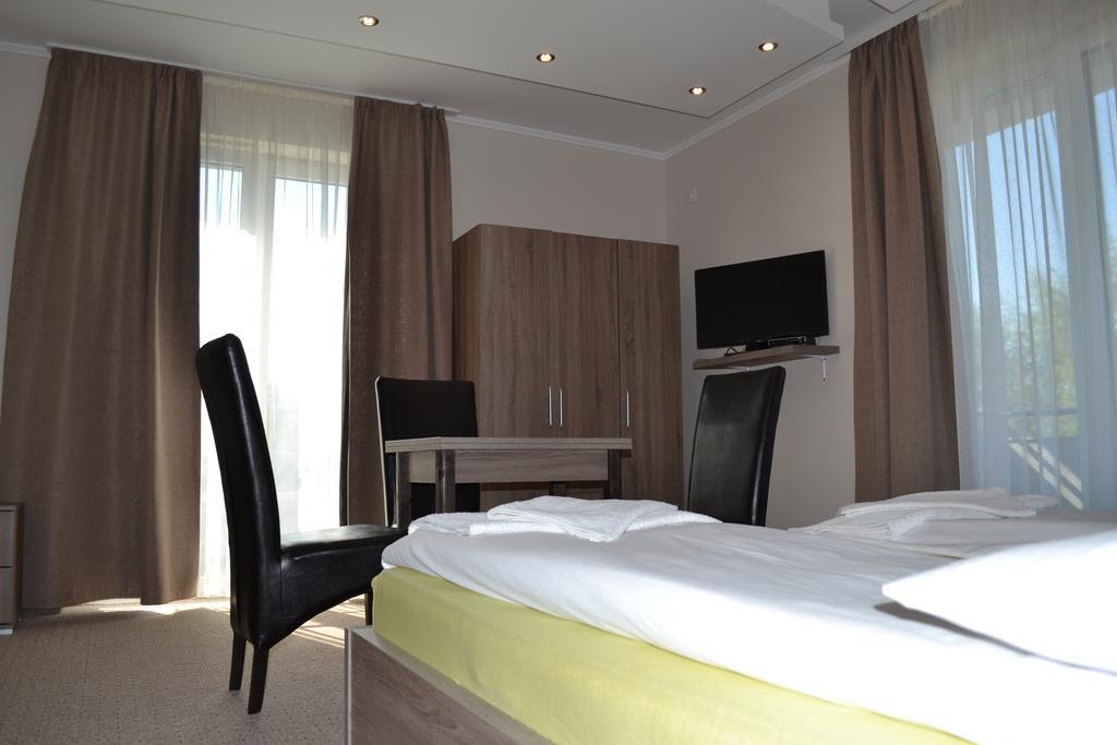 Váci Vendégház Nyíregyháza Extérieur photo