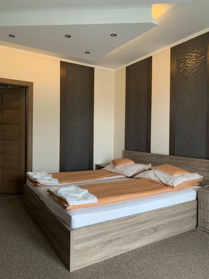 Váci Vendégház Nyíregyháza Extérieur photo