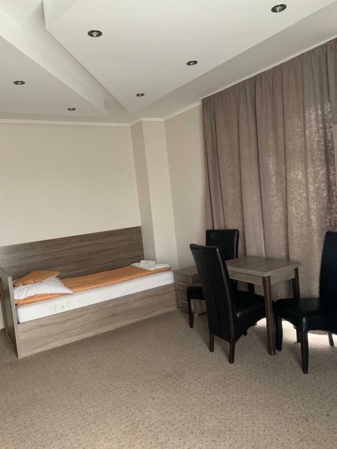 Váci Vendégház Nyíregyháza Extérieur photo