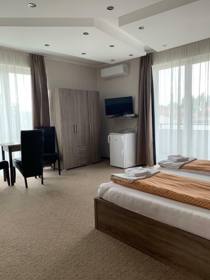 Váci Vendégház Nyíregyháza Extérieur photo