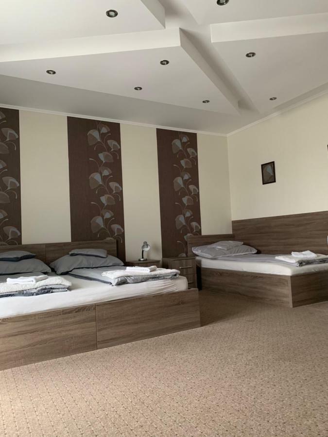 Váci Vendégház Nyíregyháza Extérieur photo