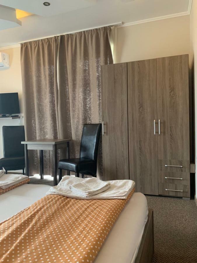 Váci Vendégház Nyíregyháza Extérieur photo