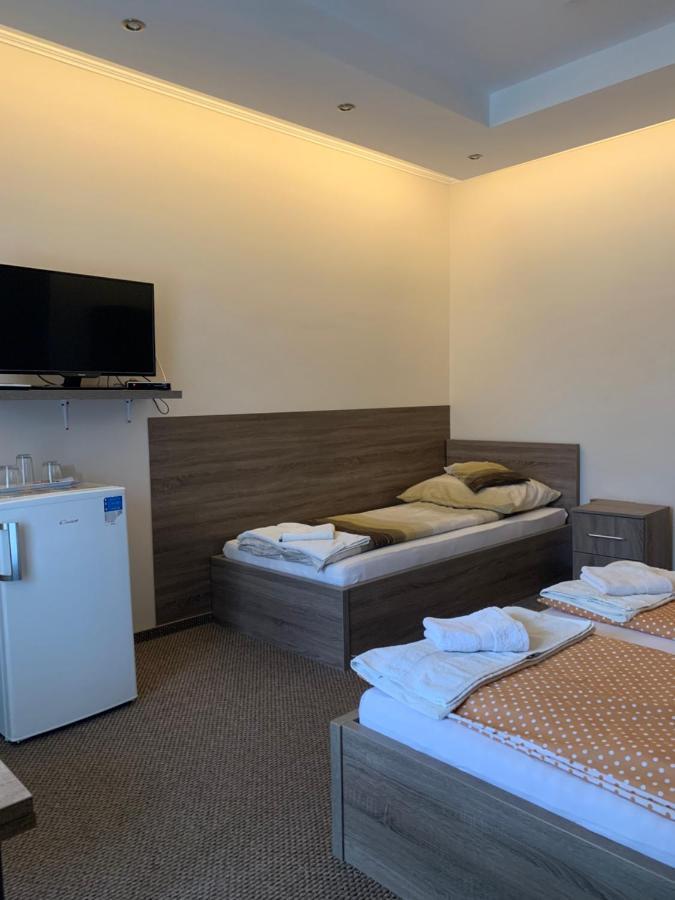 Váci Vendégház Nyíregyháza Extérieur photo