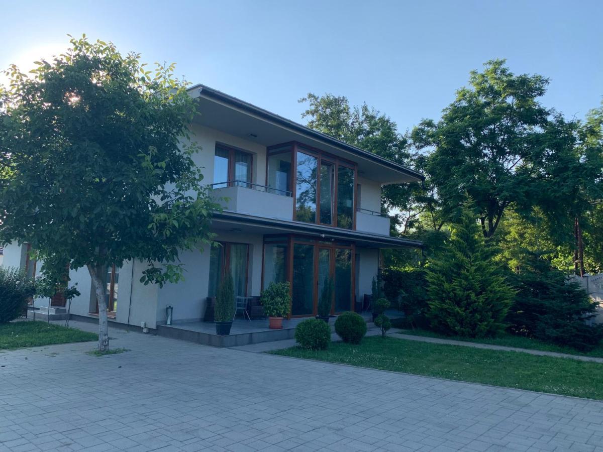 Váci Vendégház Nyíregyháza Extérieur photo